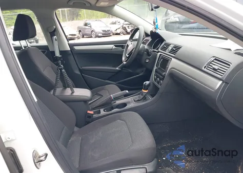 2016 Volkswagen Passat 1.8T R-Line/1.8T S from USA, damaged, VIN 1VWAT7A34GC037586